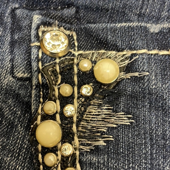 Miss Me Mid- Rise Boot Jeans Size 28 with embroidery Rhinestones and Pearls - Picture 3 of 7